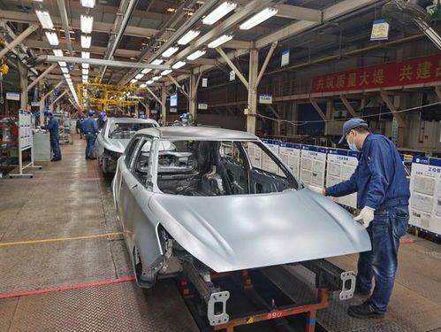 上汽临港乘用车工厂复工复产压力测试开启,首台车于今日下线